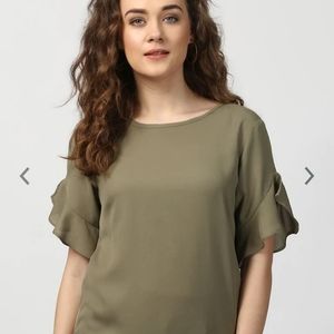Harpa Olive green top size Large